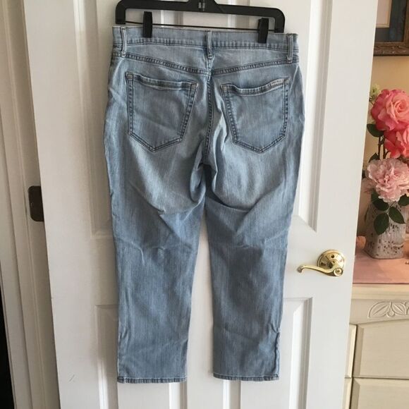 NWOT. Eddie Bauer Brand Women’s Size 6 Cropped Jeans With Embroidery - Picture 12 of 12